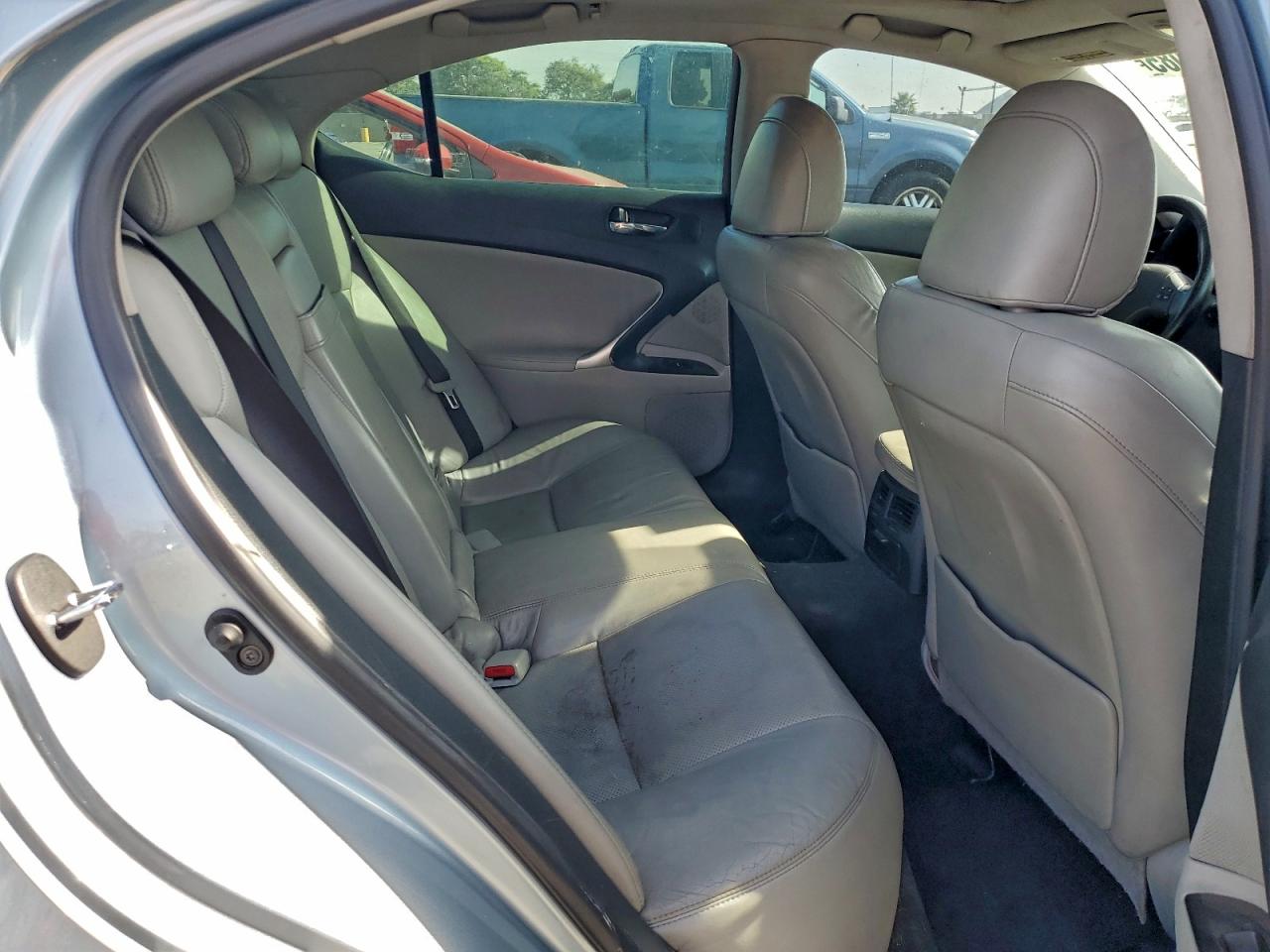 2007 LEXUS IS 250 photo 28