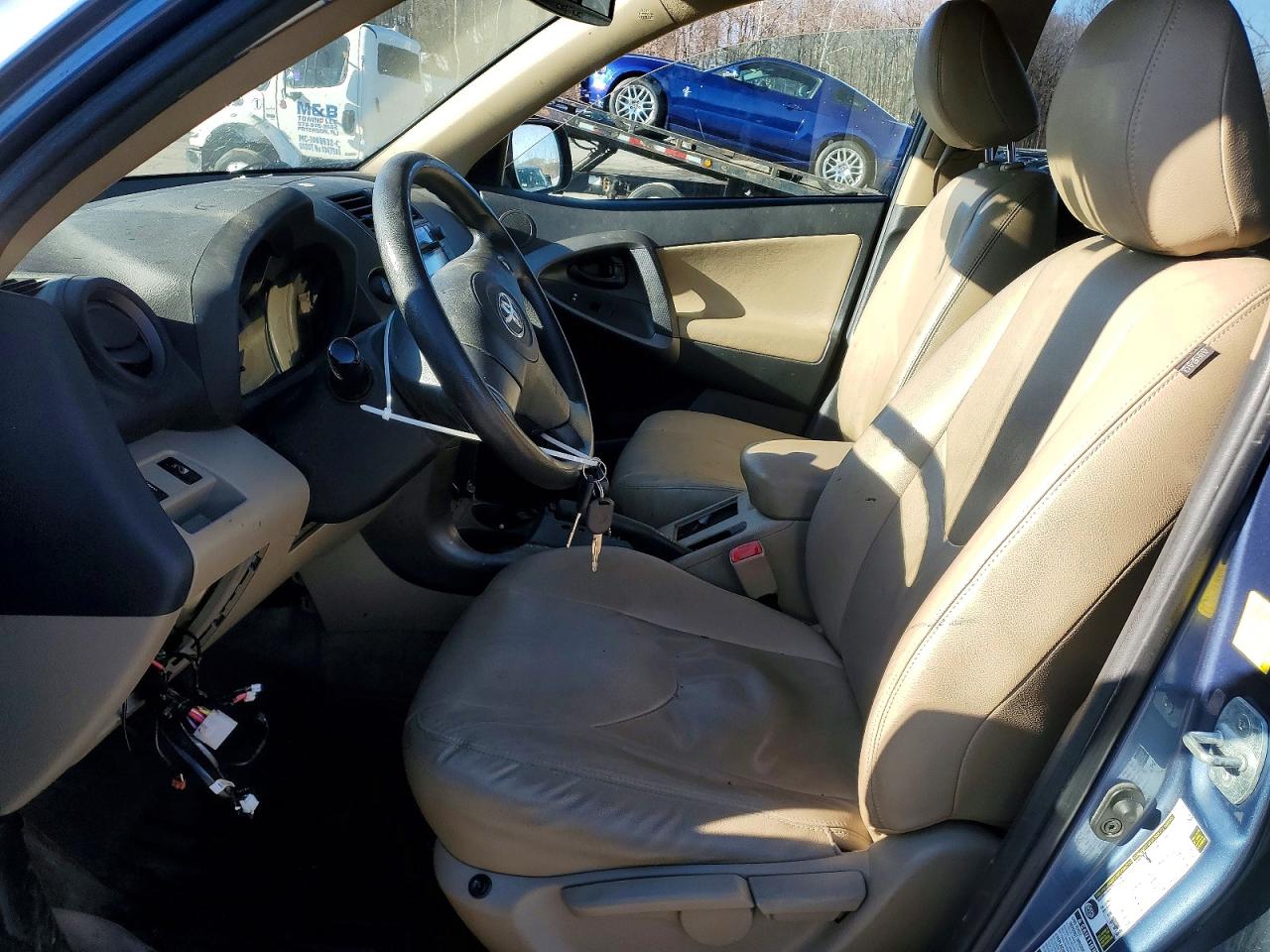 2011 TOYOTA RAV4 photo 7