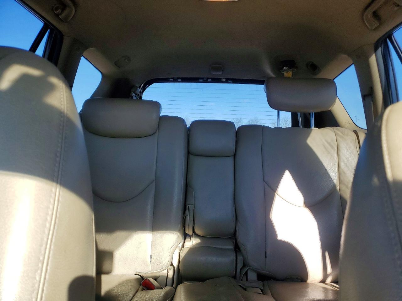 2011 TOYOTA RAV4 photo 10