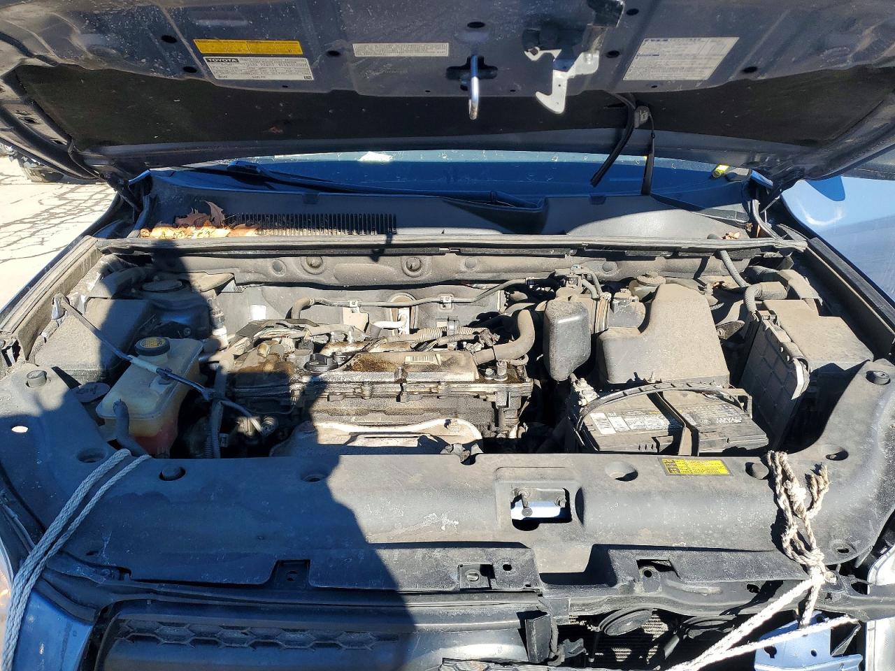 2011 TOYOTA RAV4 photo 12