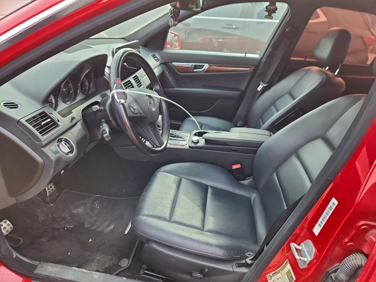 2011 MERCEDES-BENZ C 300 photo 13