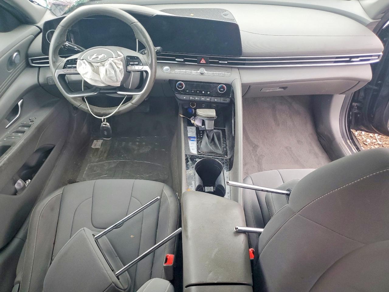2023 HYUNDAI ELANTRA SEL photo 15