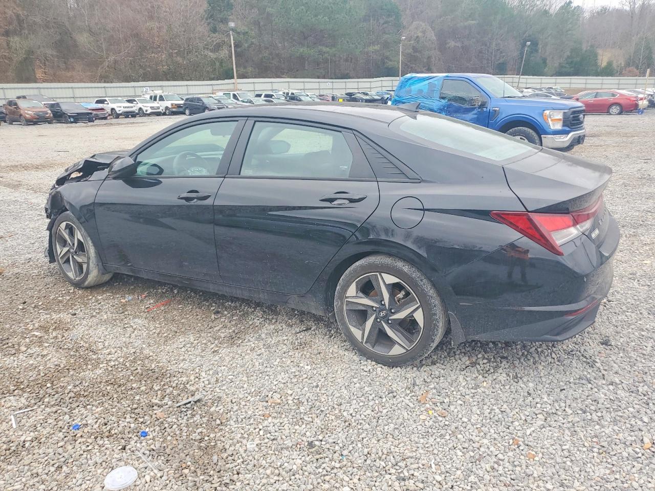 2023 HYUNDAI ELANTRA SEL photo 3
