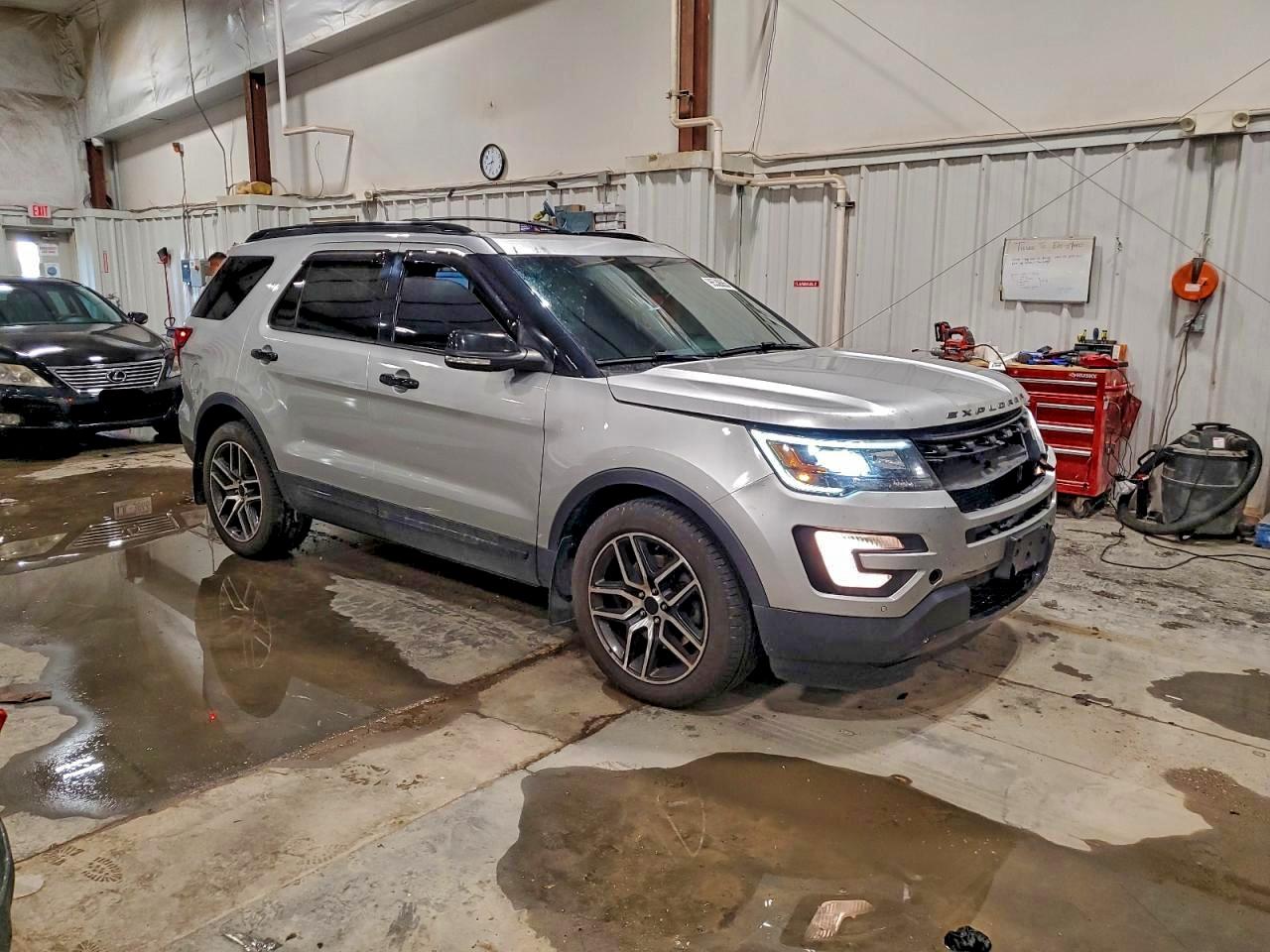 2016 FORD EXPLORER SPORT photo 4