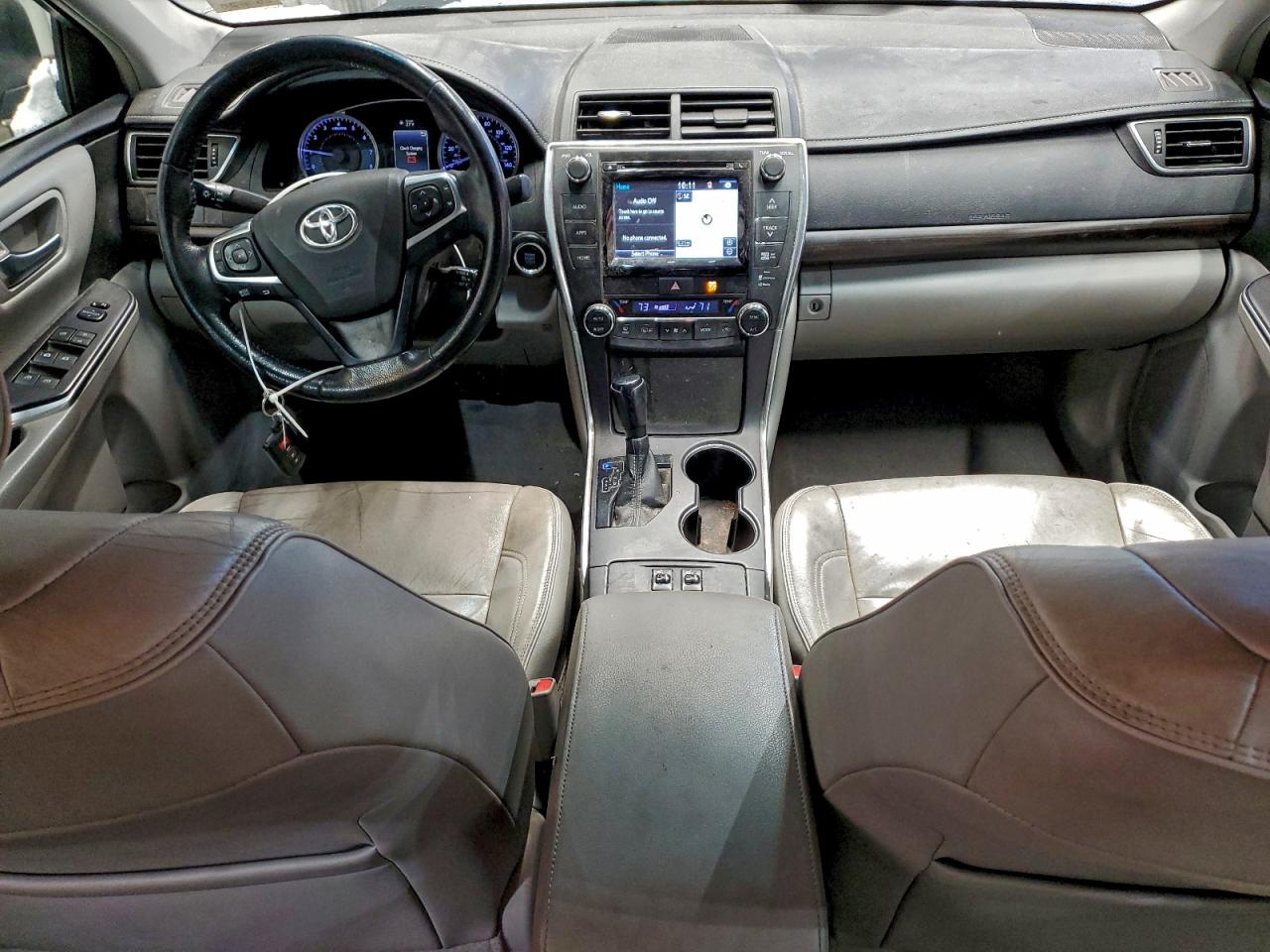 2015 TOYOTA CAMRY LE photo 8