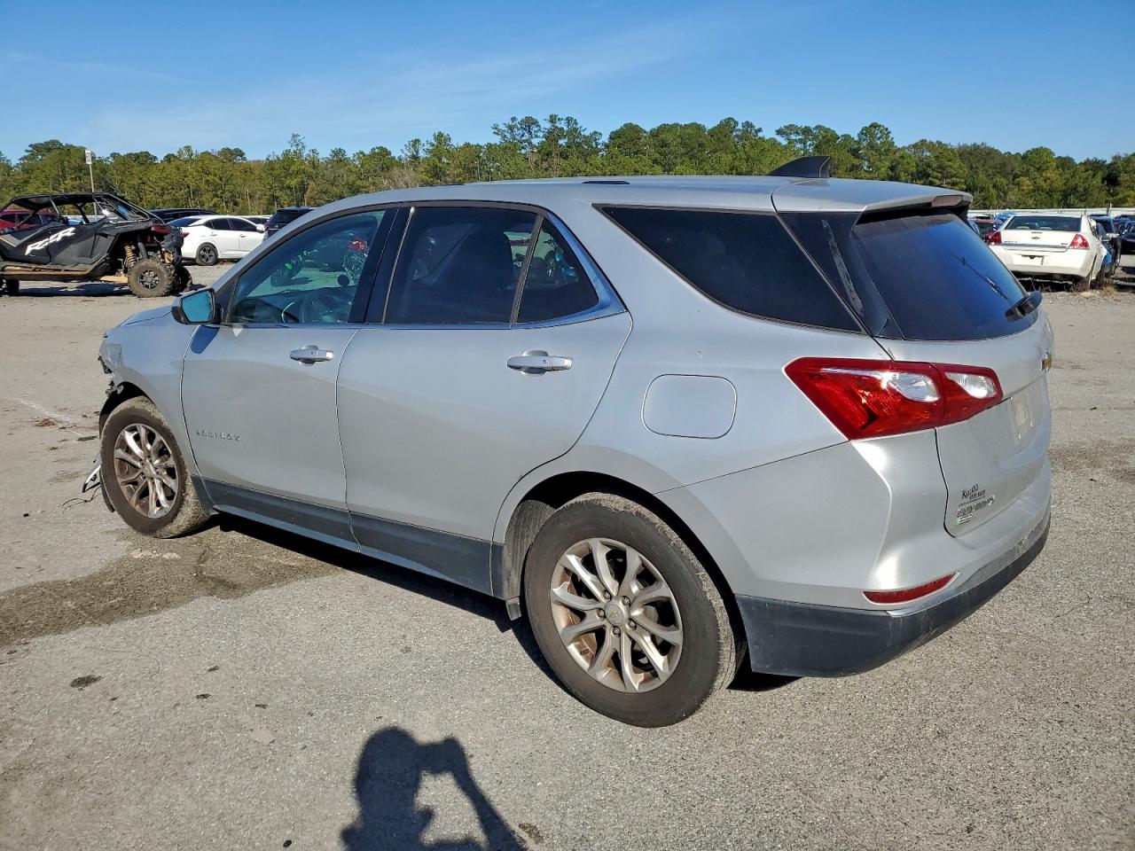 2018 CHEVROLET EQUINOX LT photo 2