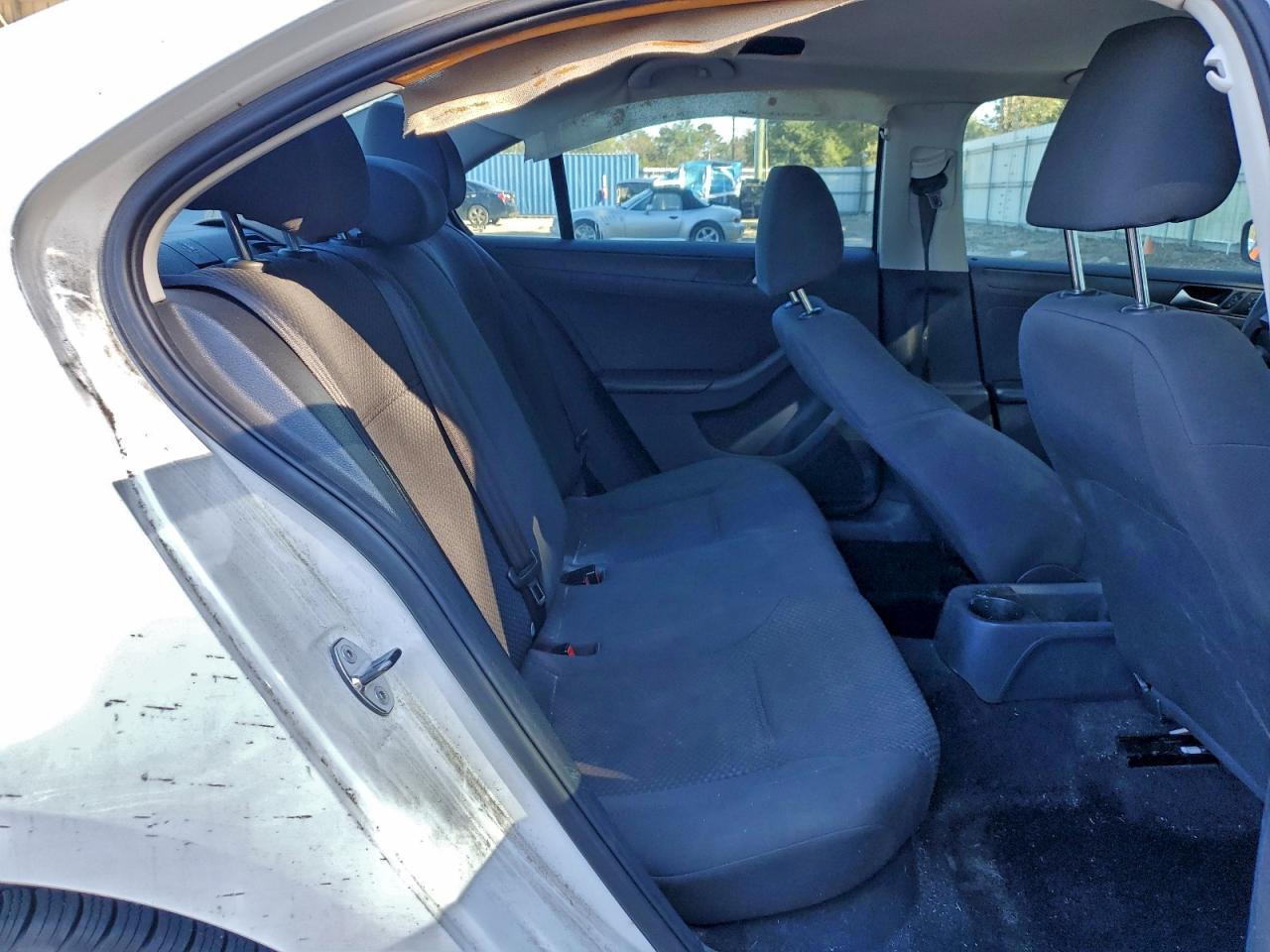 2013 VOLKSWAGEN JETTA BASE photo 10