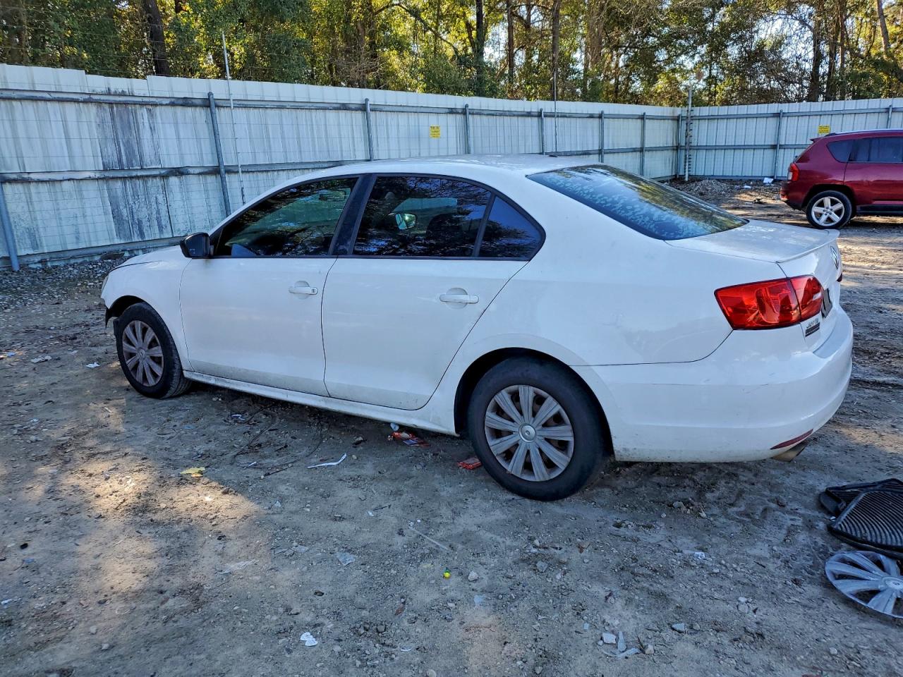 2013 VOLKSWAGEN JETTA BASE photo 2