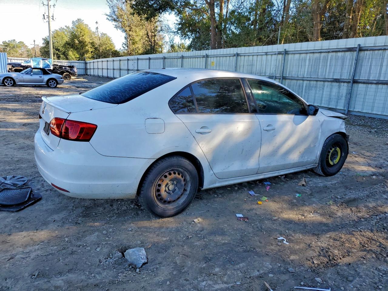 2013 VOLKSWAGEN JETTA BASE photo 3