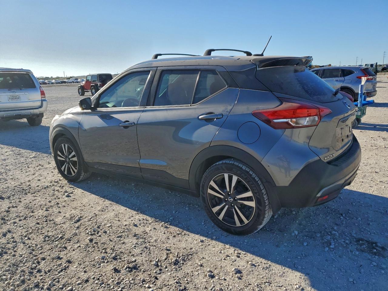 2018 NISSAN KICKS S photo 2