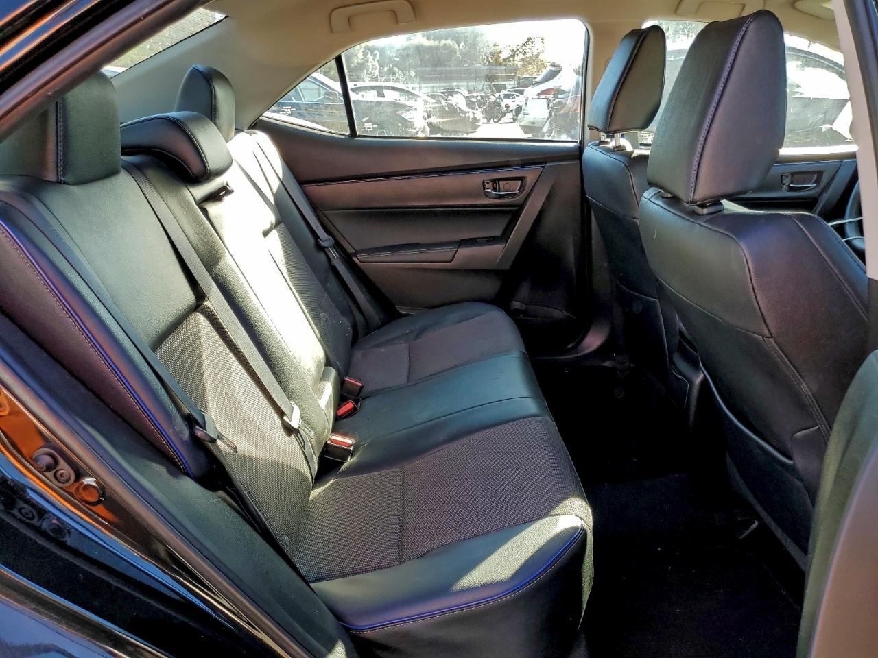 2017 TOYOTA COROLLA L photo 10