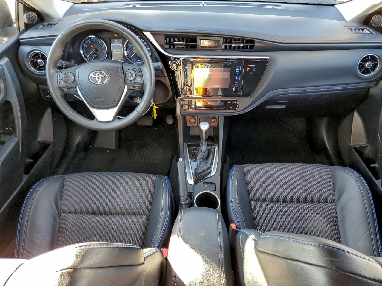 2017 TOYOTA COROLLA L photo 8