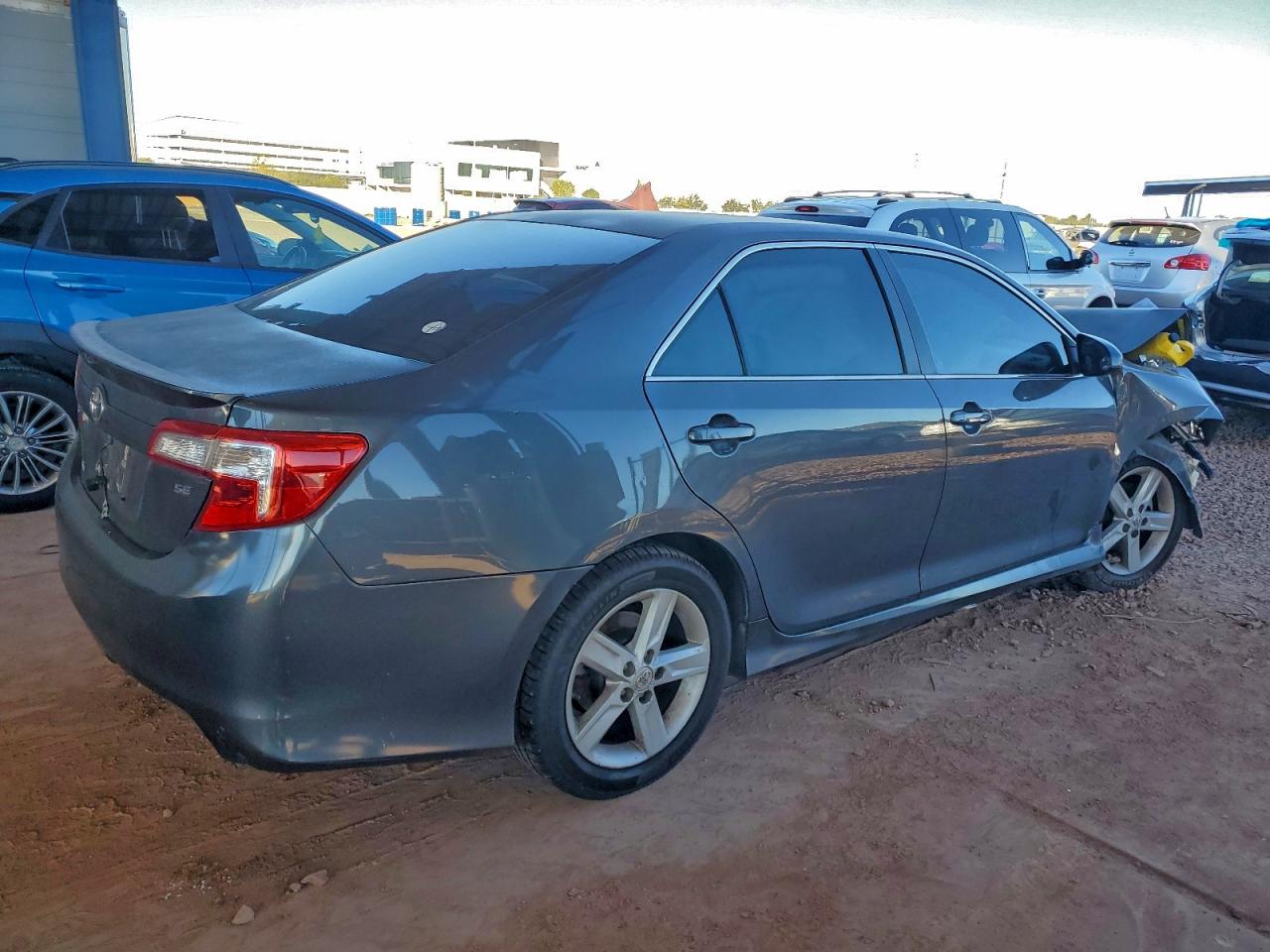 2012 TOYOTA CAMRY BASE photo 3