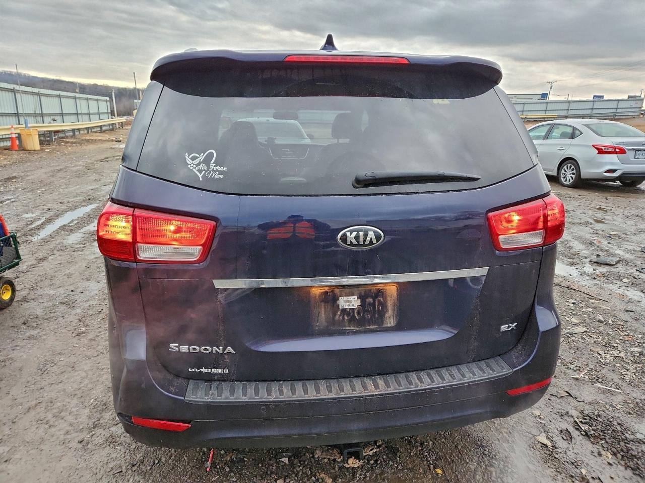 2018 KIA SEDONA EX photo 6