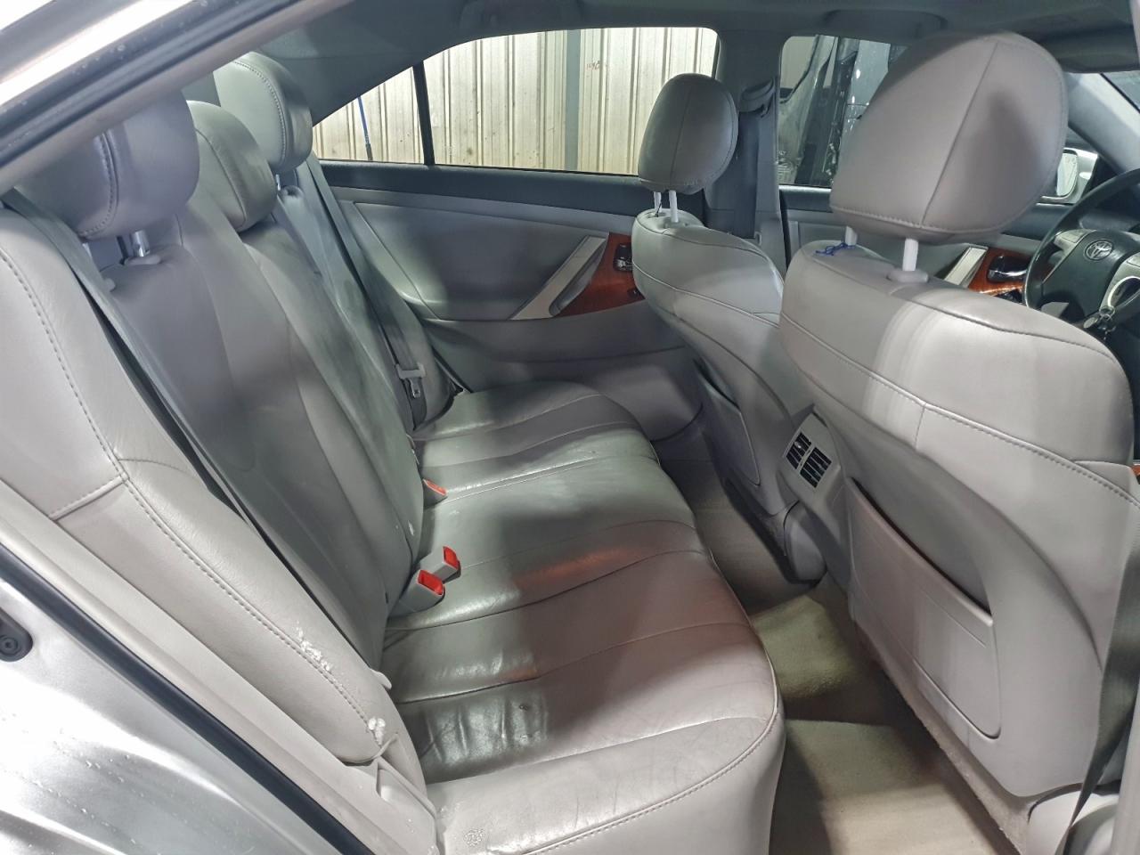 2011 TOYOTA CAMRY SE photo 19