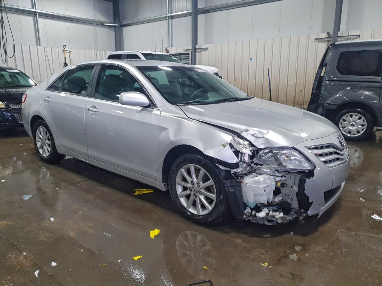2011 TOYOTA CAMRY SE photo 7