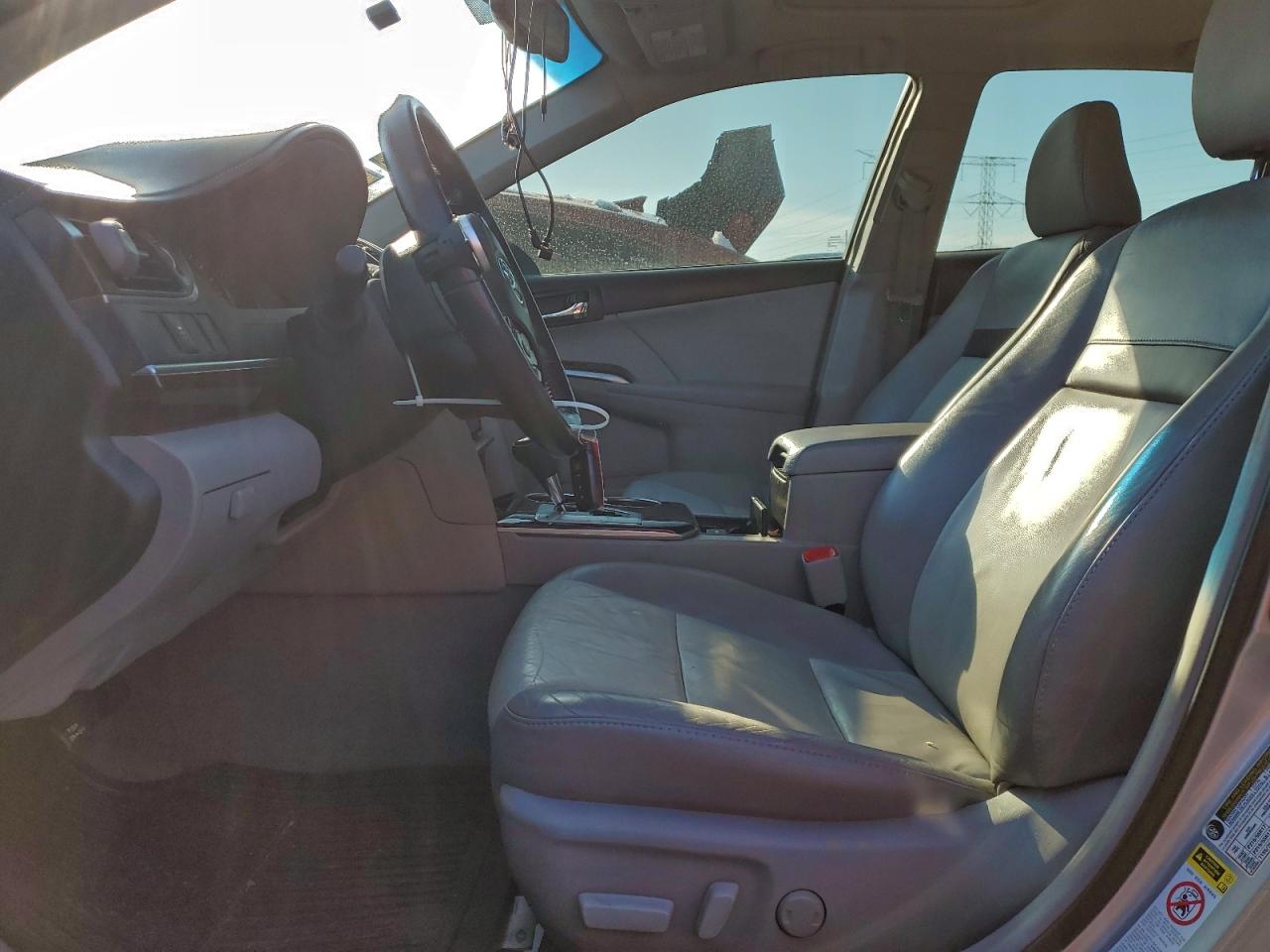 2012 TOYOTA CAMRY SE photo 7