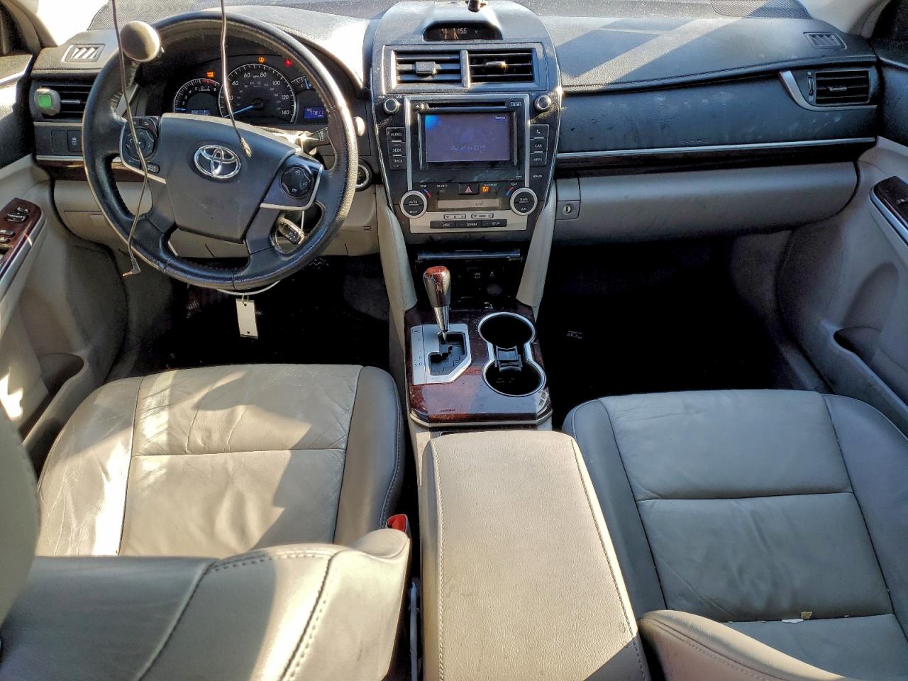 2012 TOYOTA CAMRY SE photo 8