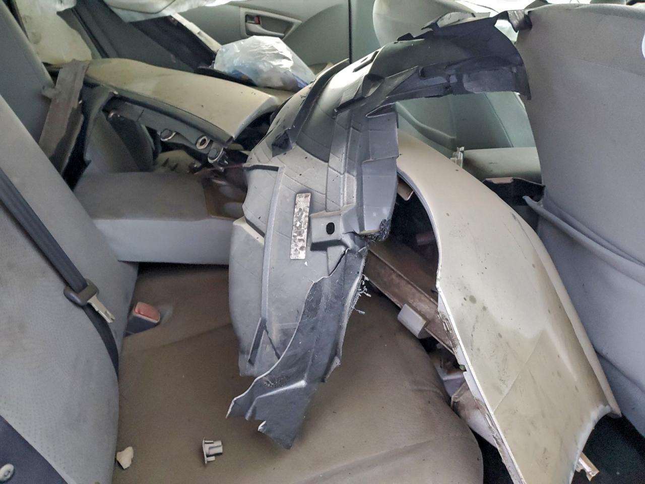 2015 TOYOTA PRIUS photo 13