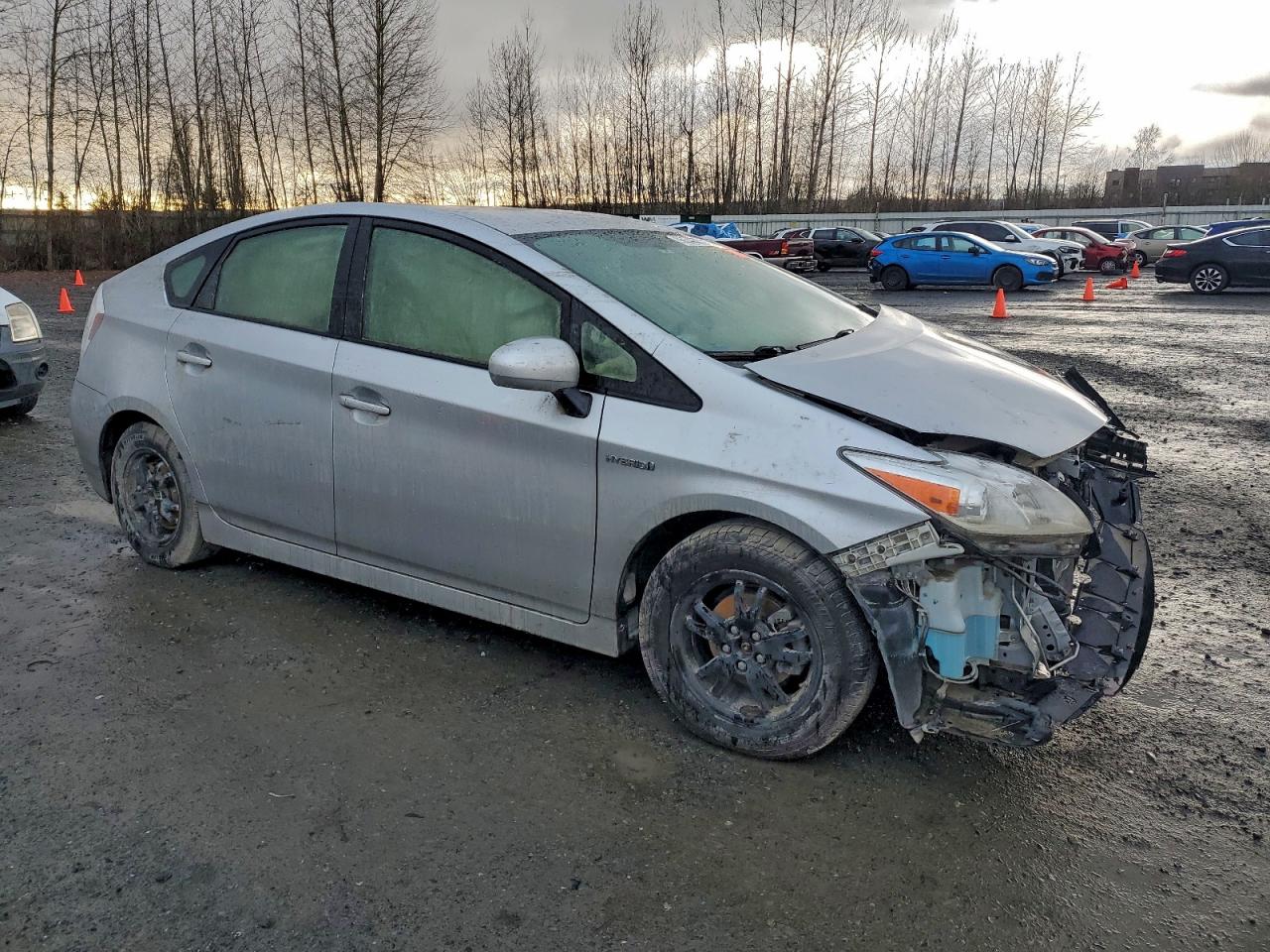 2015 TOYOTA PRIUS photo 4