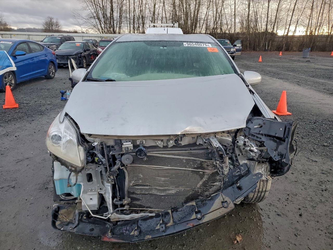 2015 TOYOTA PRIUS photo 5