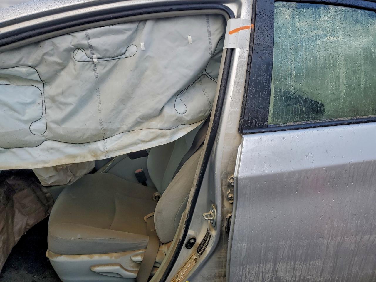 2015 TOYOTA PRIUS photo 10