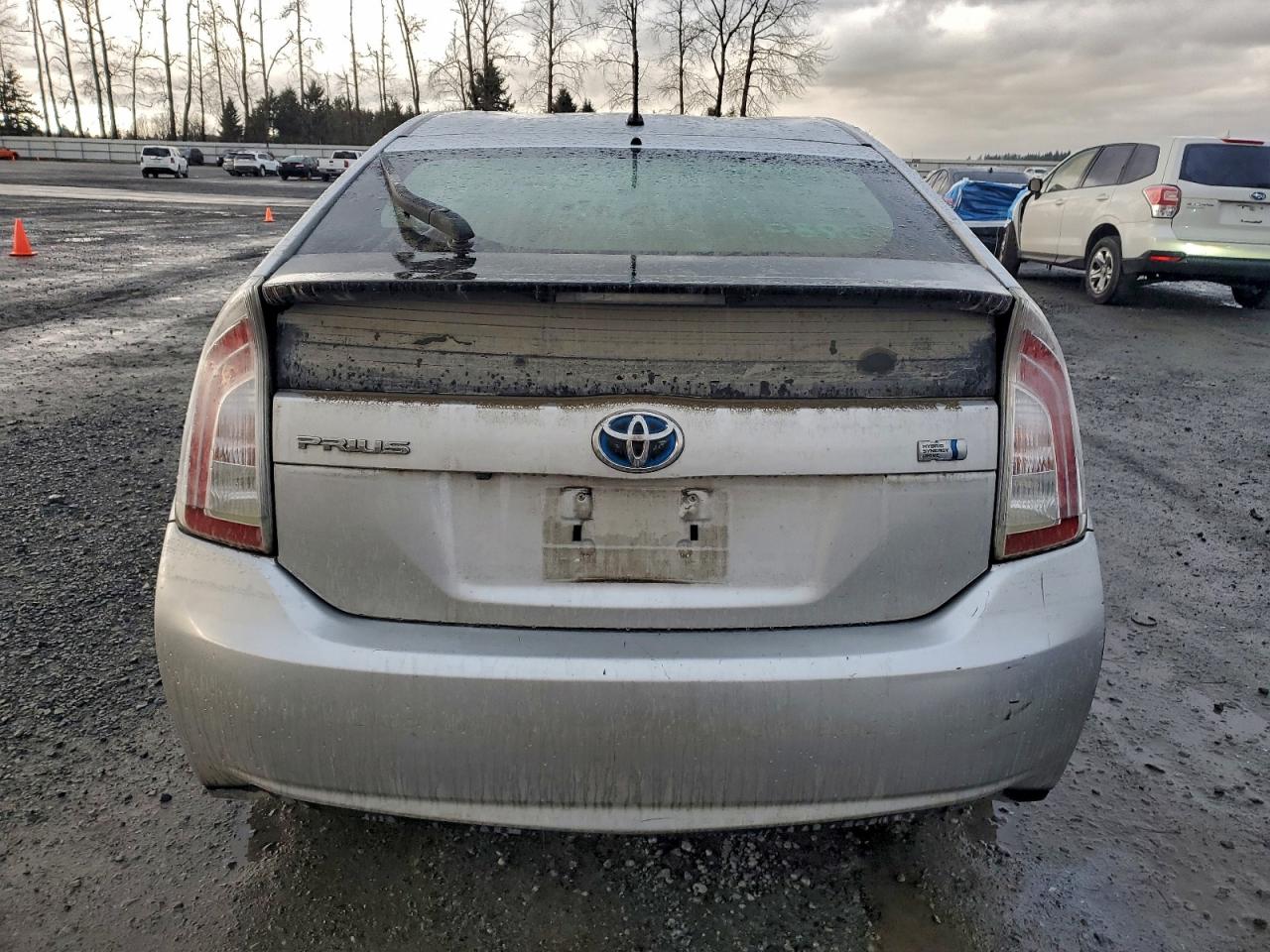 2015 TOYOTA PRIUS photo 6