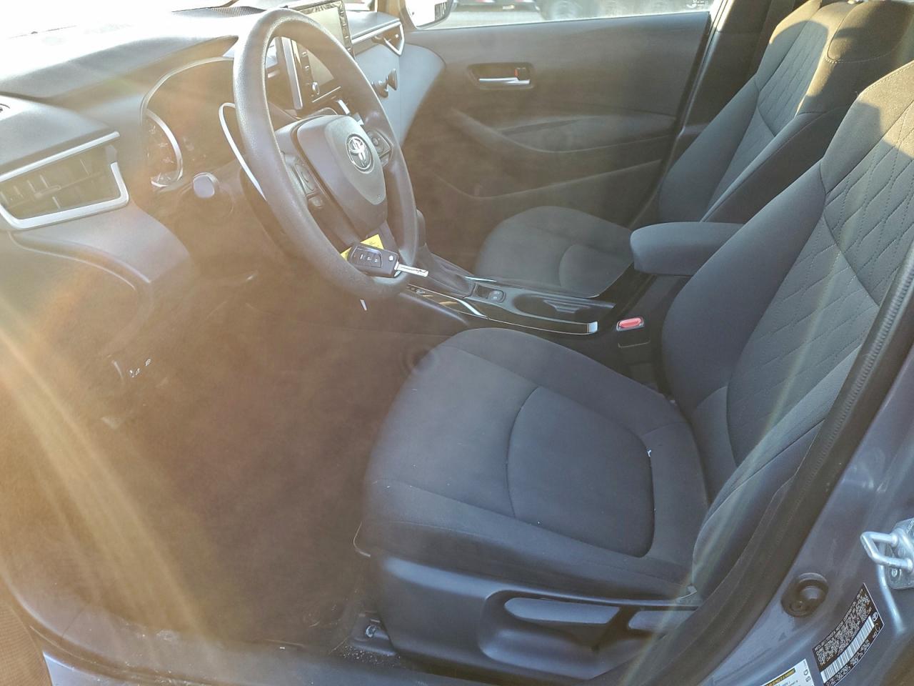 2020 TOYOTA COROLLA LE photo 13