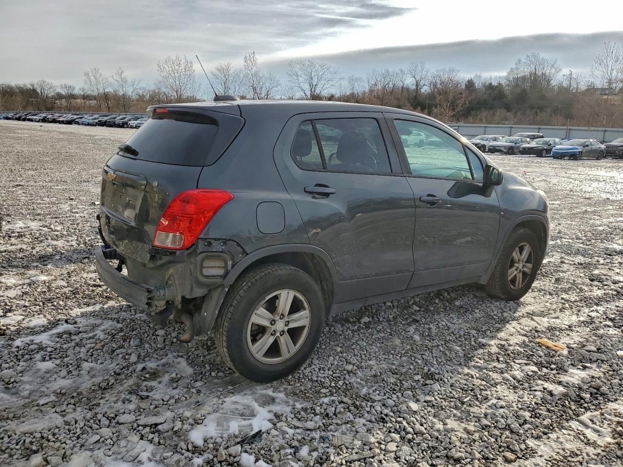 2020 CHEVROLET TRAX LS photo 3