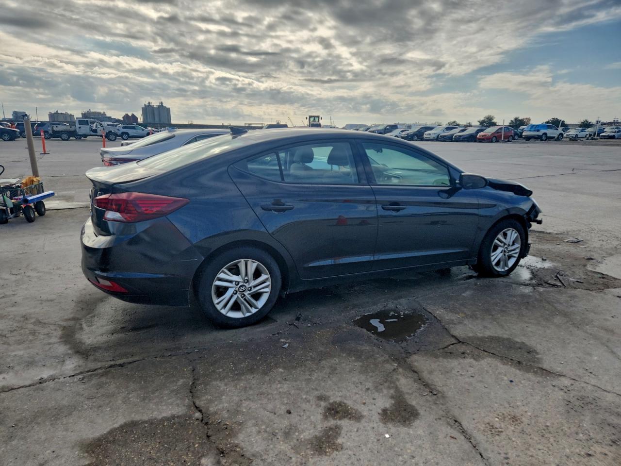 2019 HYUNDAI ELANTRA SEL photo 3
