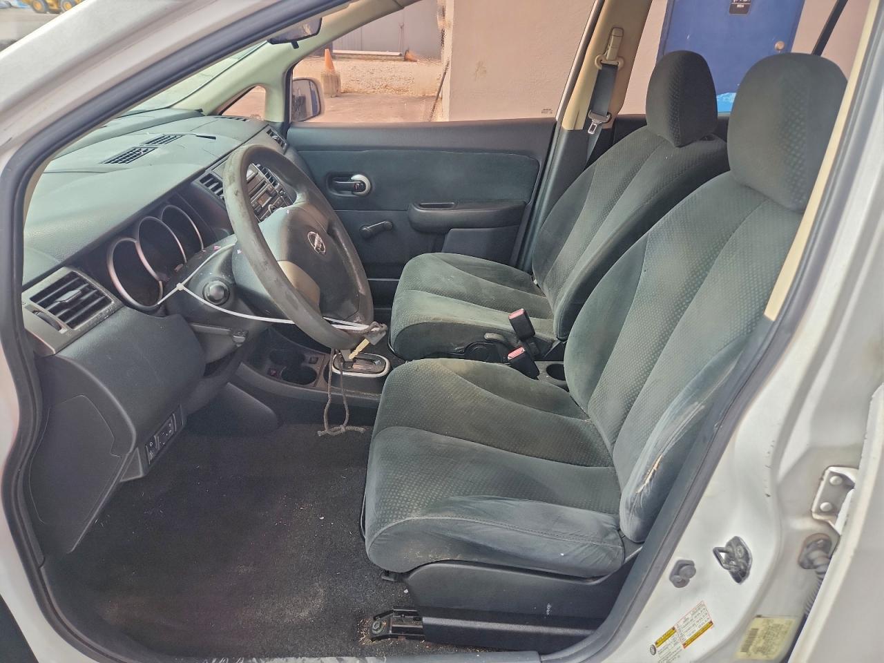 2011 NISSAN VERSA S photo 7