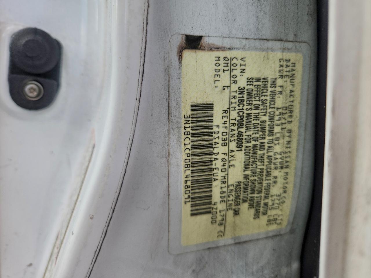 2011 NISSAN VERSA S photo 12