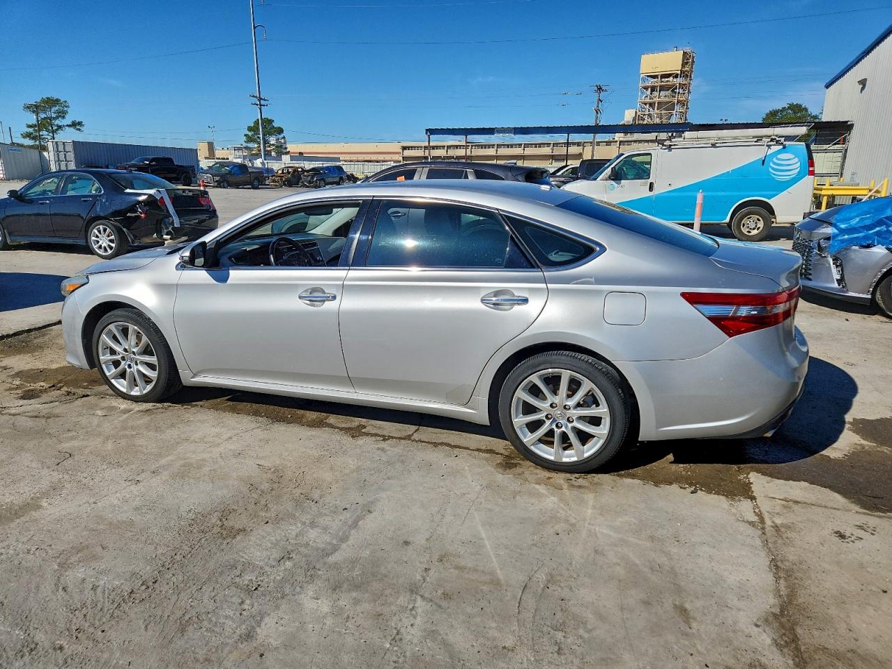 2013 TOYOTA AVALON BASE photo 3