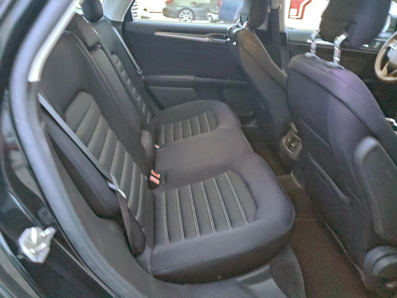 2014 FORD FUSION SE photo 19