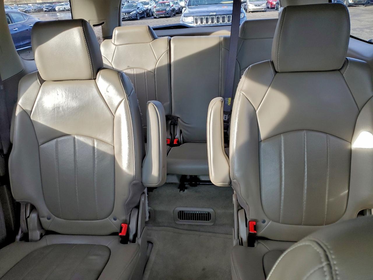 2016 GMC ACADIA DENALI photo 19