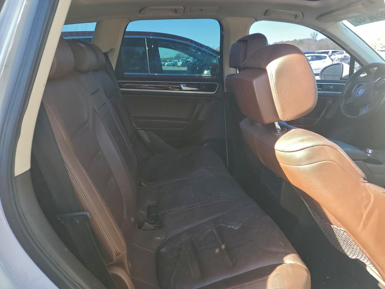 2013 VOLKSWAGEN TOUAREG V6 photo 10