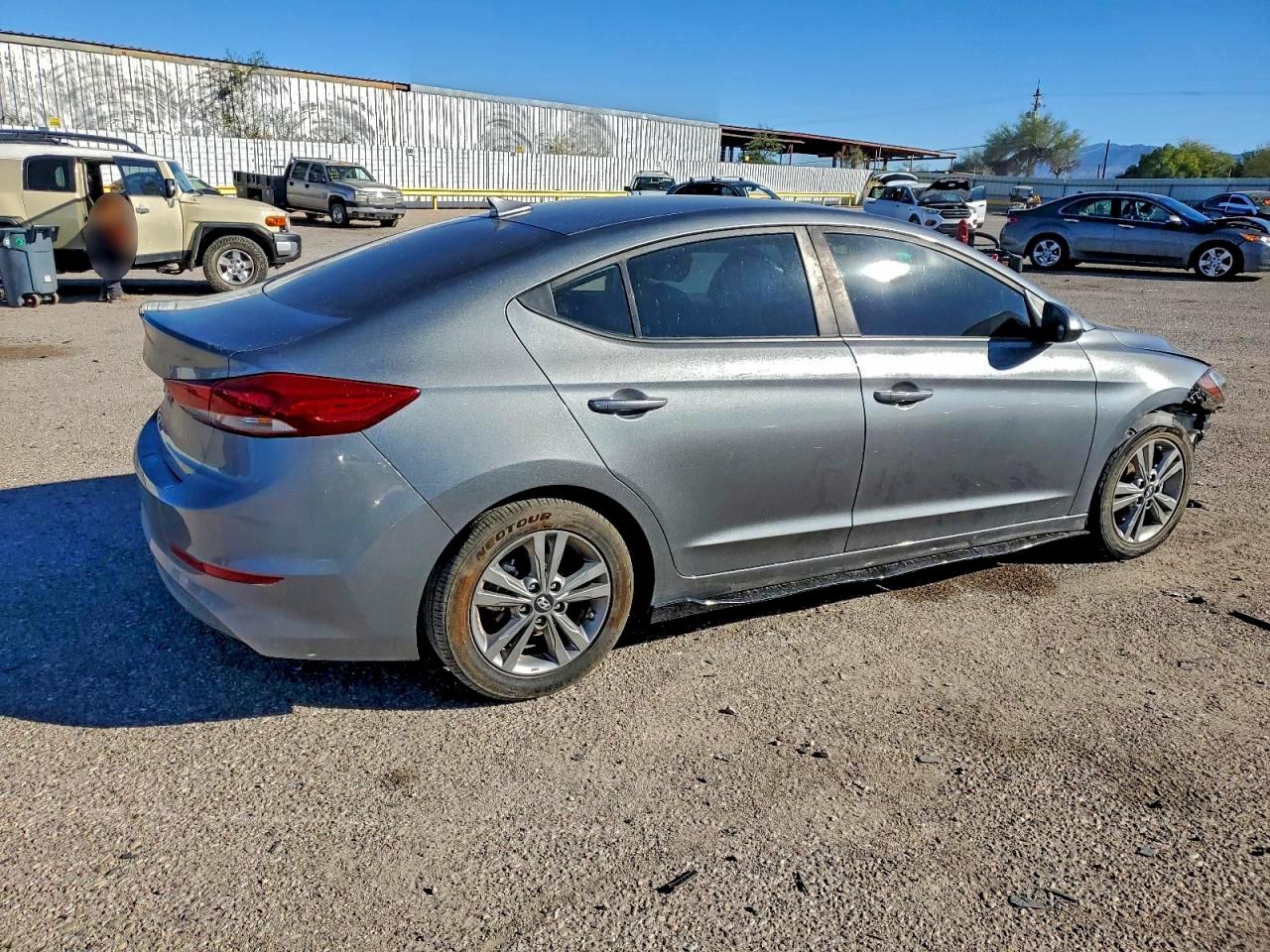 2018 HYUNDAI ELANTRA SEL photo 3