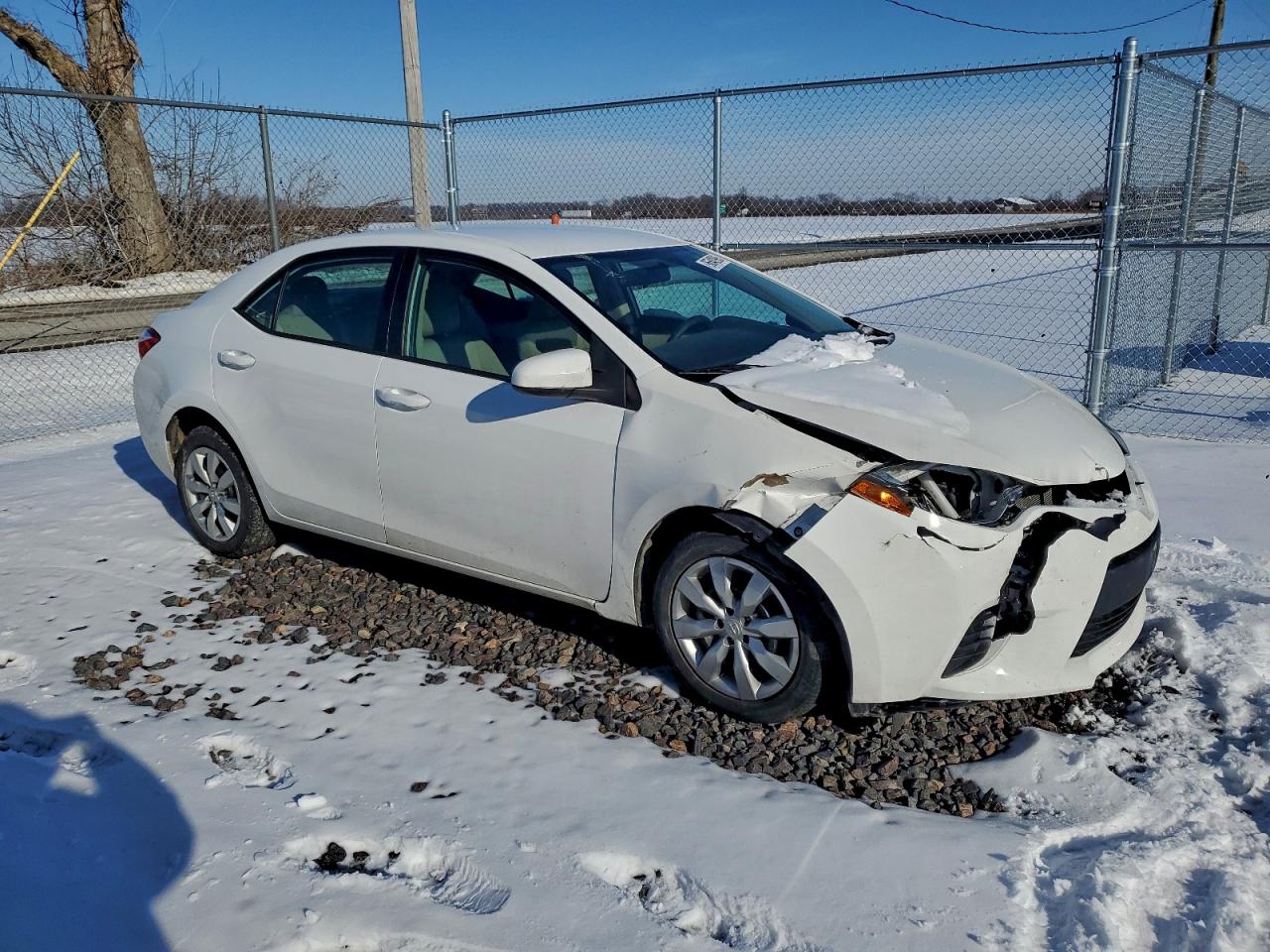 2014 TOYOTA COROLLA L photo 4