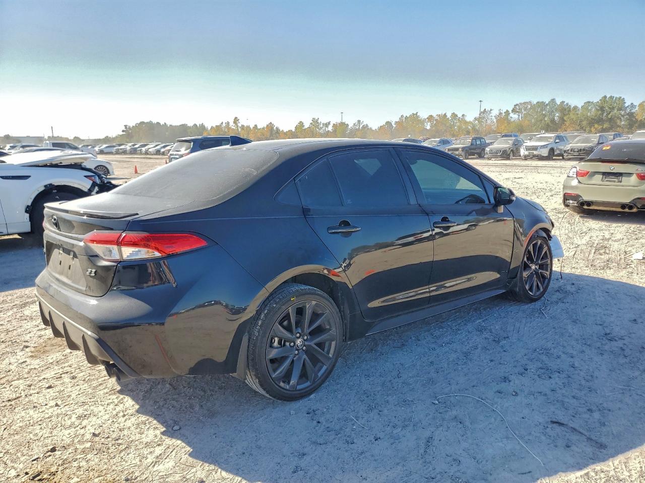 2023 TOYOTA COROLLA SE photo 3