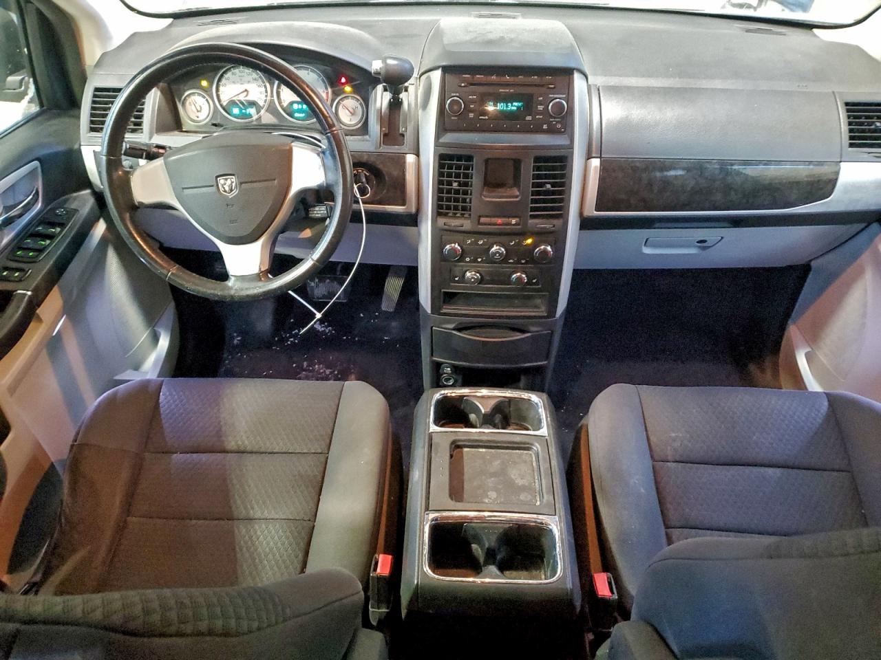 2010 DODGE GRAND CARAVAN SE photo 8