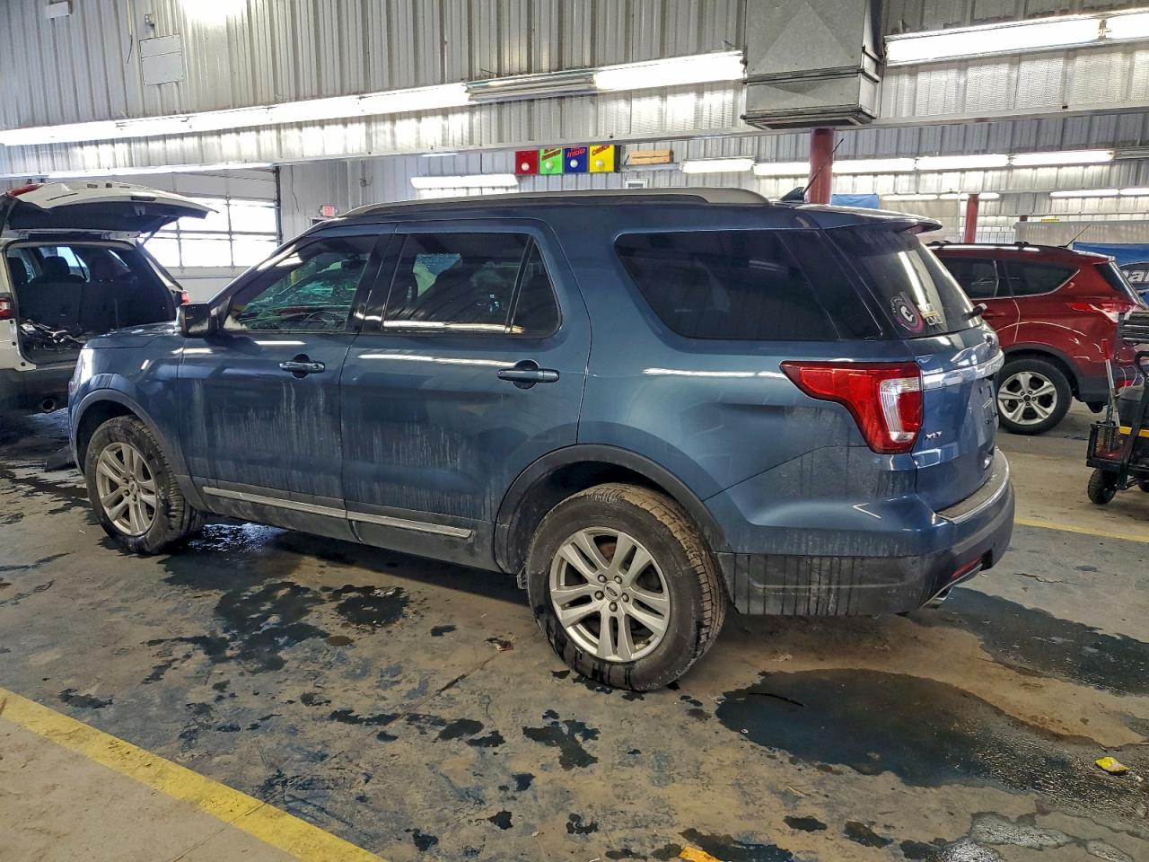 2018 FORD EXPLORER XLT photo 2