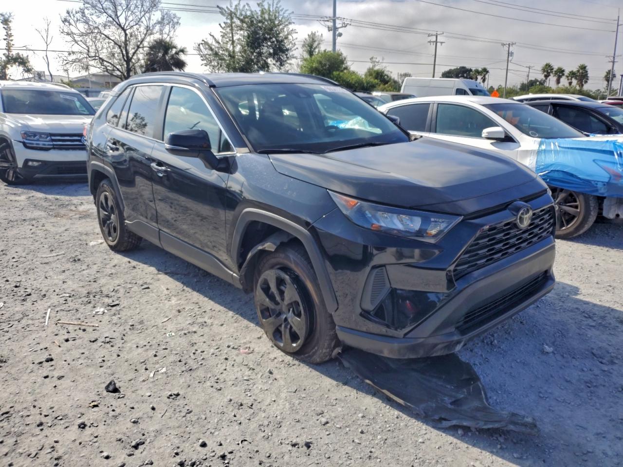 2021 TOYOTA RAV4 LE photo 4