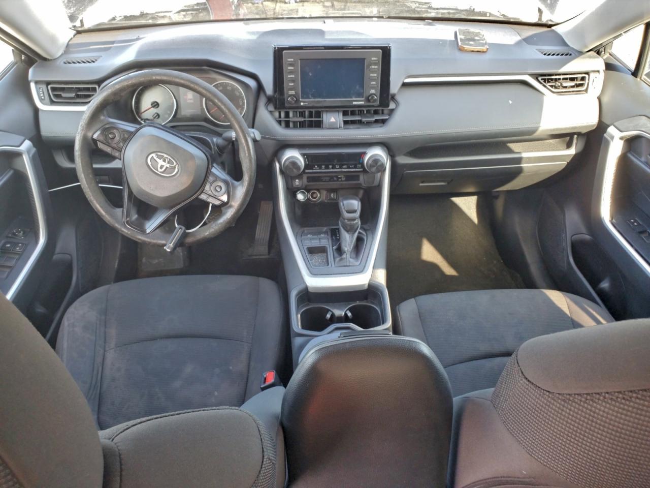 2021 TOYOTA RAV4 LE photo 8