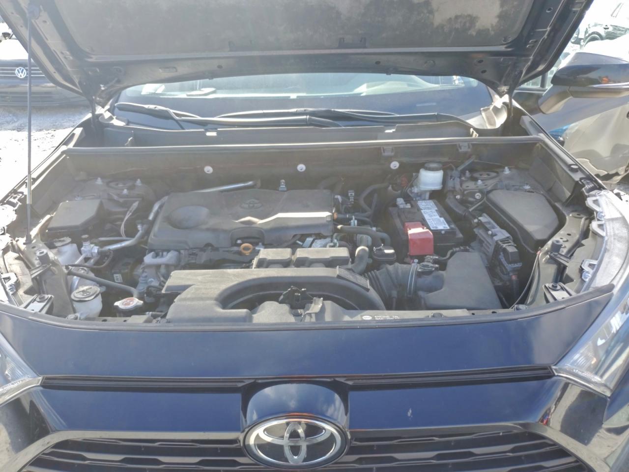 2021 TOYOTA RAV4 LE photo 12