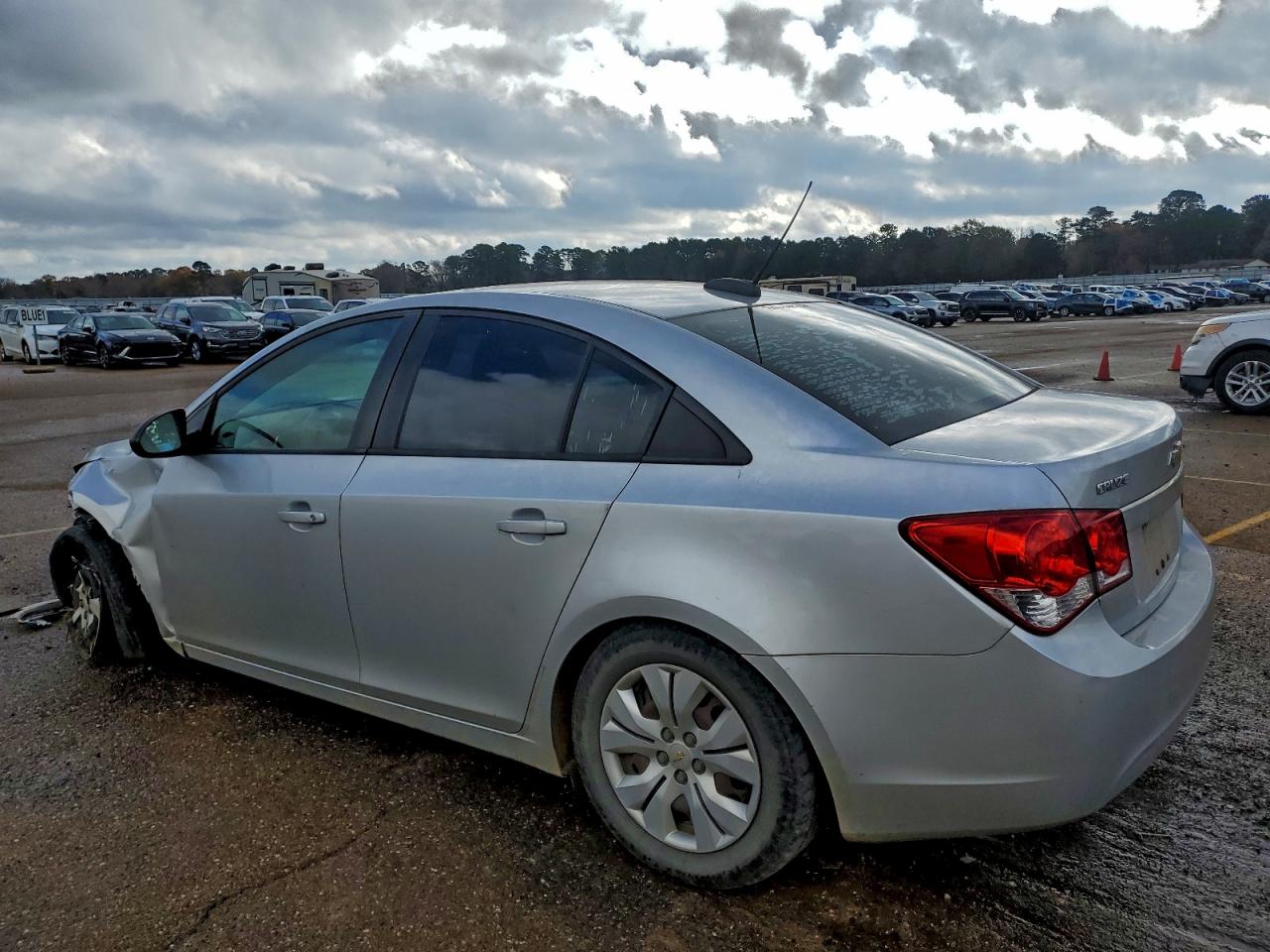 2015 CHEVROLET CRUZE L photo 2