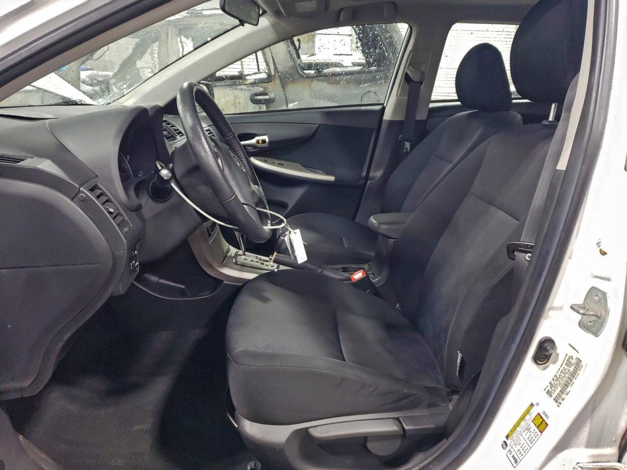 2010 TOYOTA COROLLA BASE photo 13