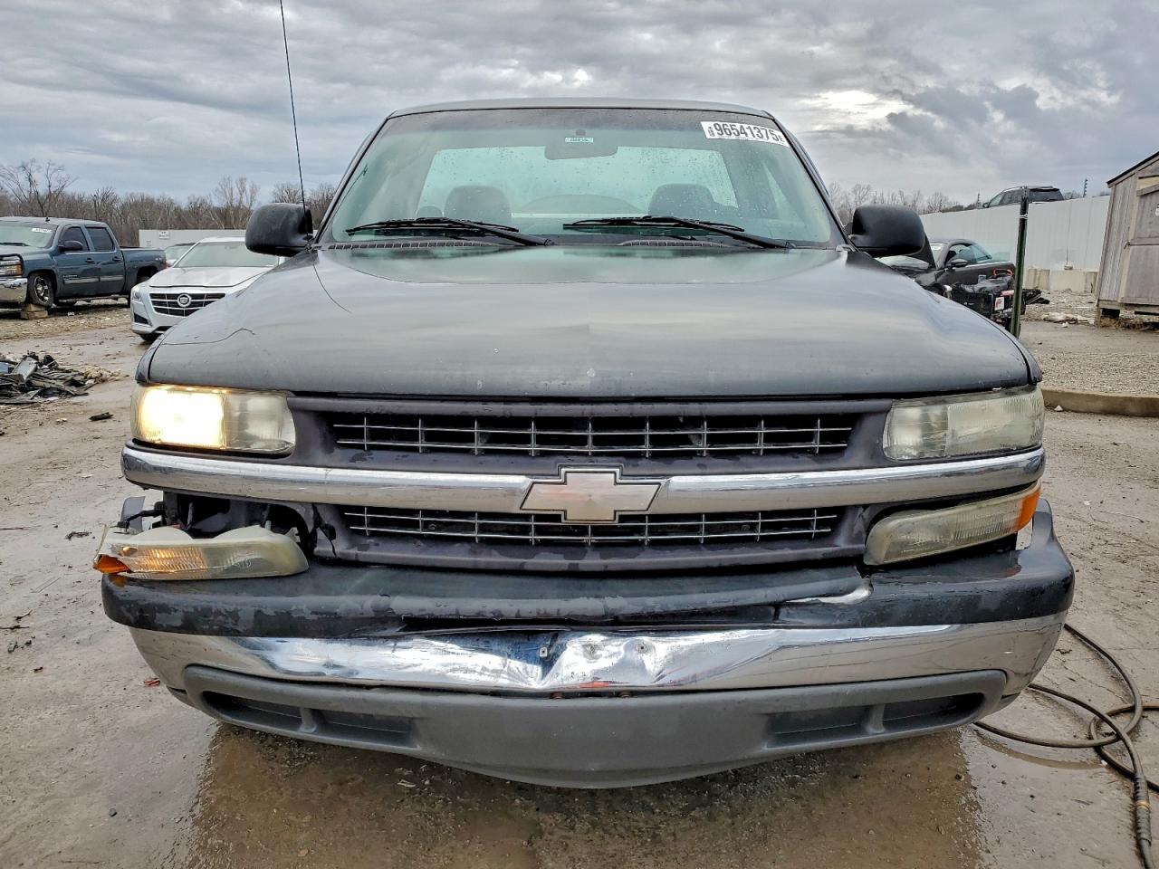 2002 CHEVROLET SILVERADO C1500 photo 9