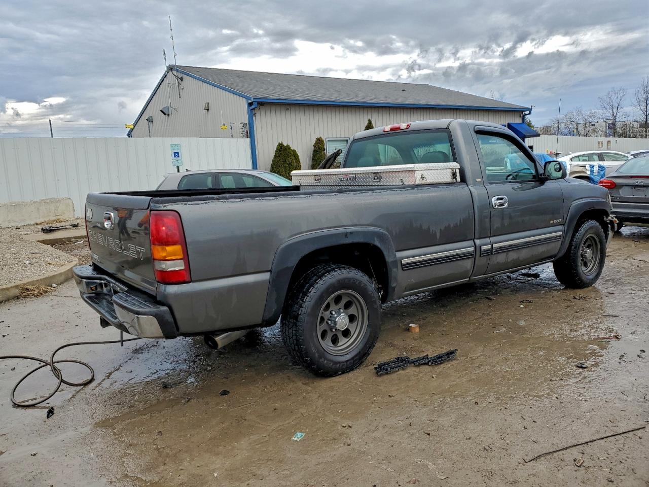 2002 CHEVROLET SILVERADO C1500 photo 5