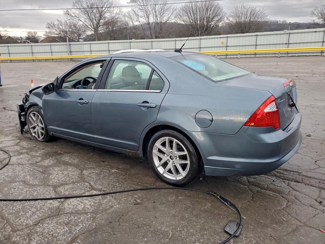2011 FORD FUSION SE photo 4