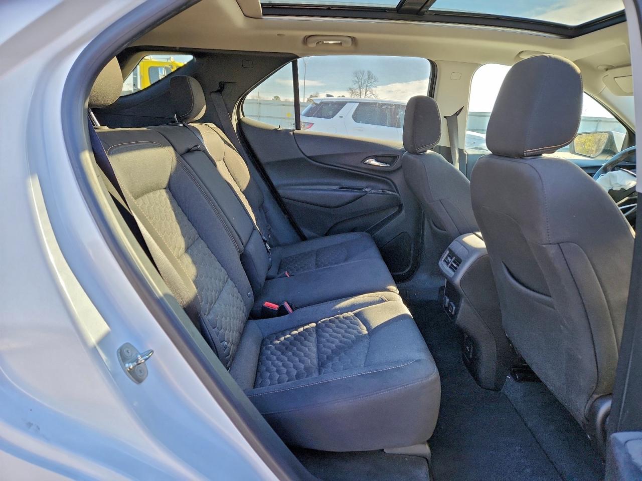 2018 CHEVROLET EQUINOX LT photo 11